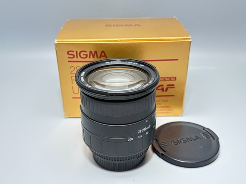Sigma 200 8 5 6 - 28-200, 1:3.8-5.6